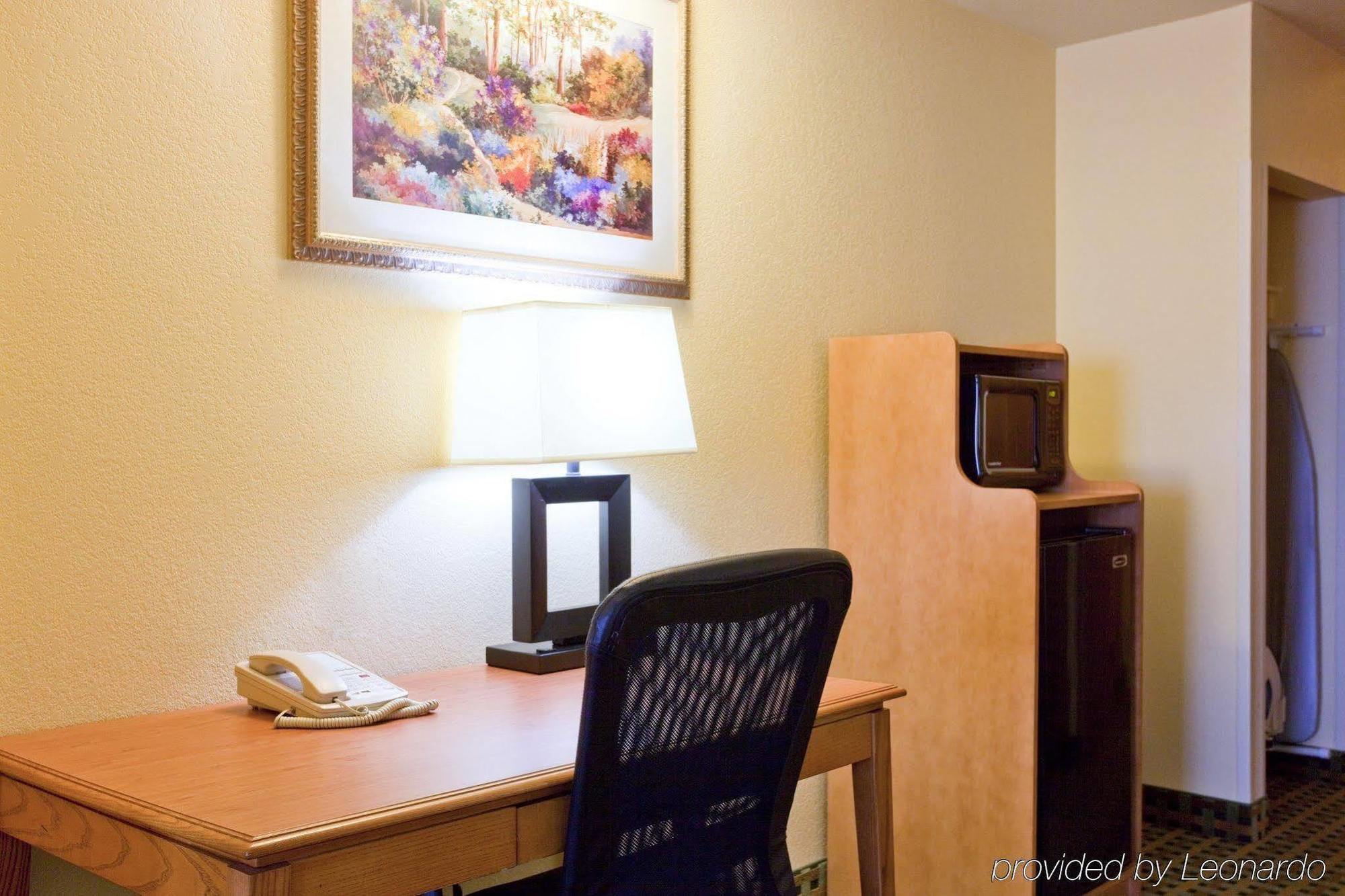 Holiday Inn Express Hotel & Suites Hesperia, An Ihg Hotel Exteriör bild